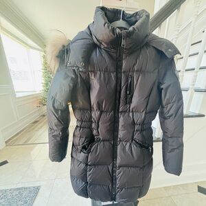 Coach Black Duck Down Puffer coat with real
Fur hood